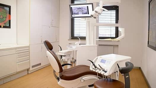 Behandlungsraum Zahnarzt Dr. Vogel